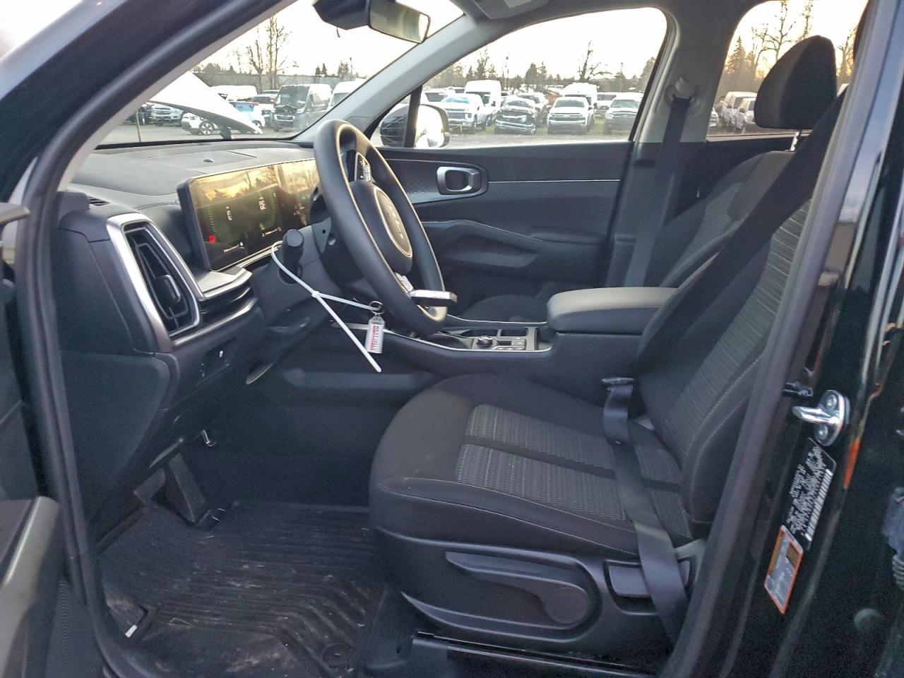 2025 Kia Sorento Lx - Image 7