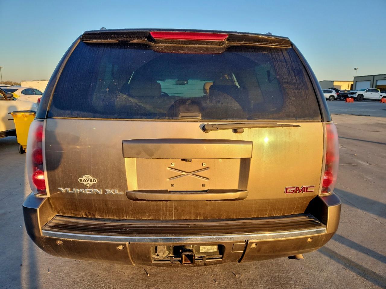 2011 GMC Yukon Xl Denali - Image 6