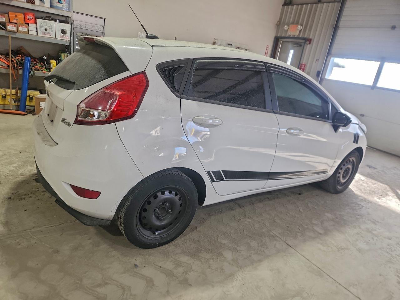 2016 Ford Fiesta S - Image 3