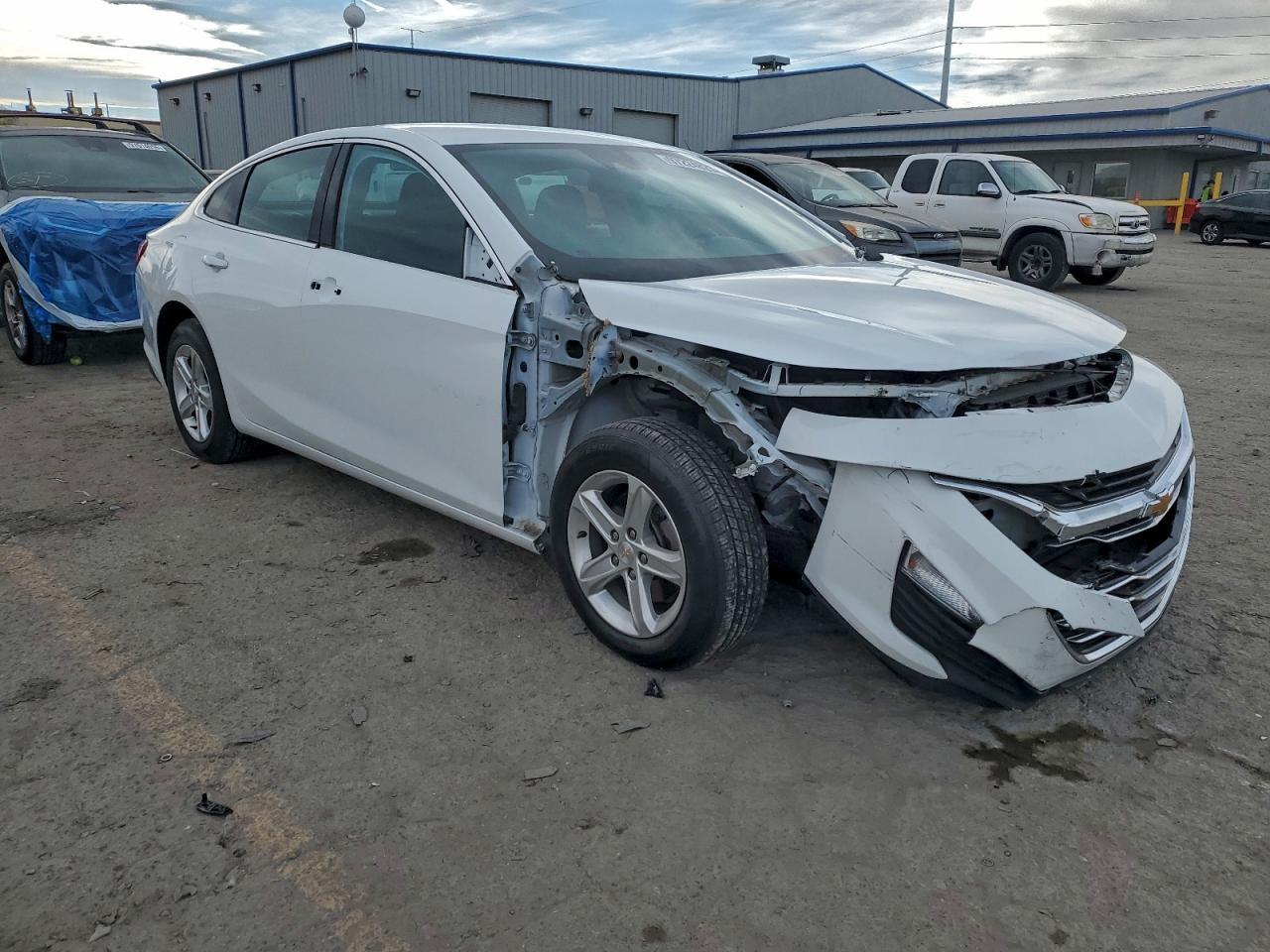 2023 Chevrolet Malibu Lt - Image 4