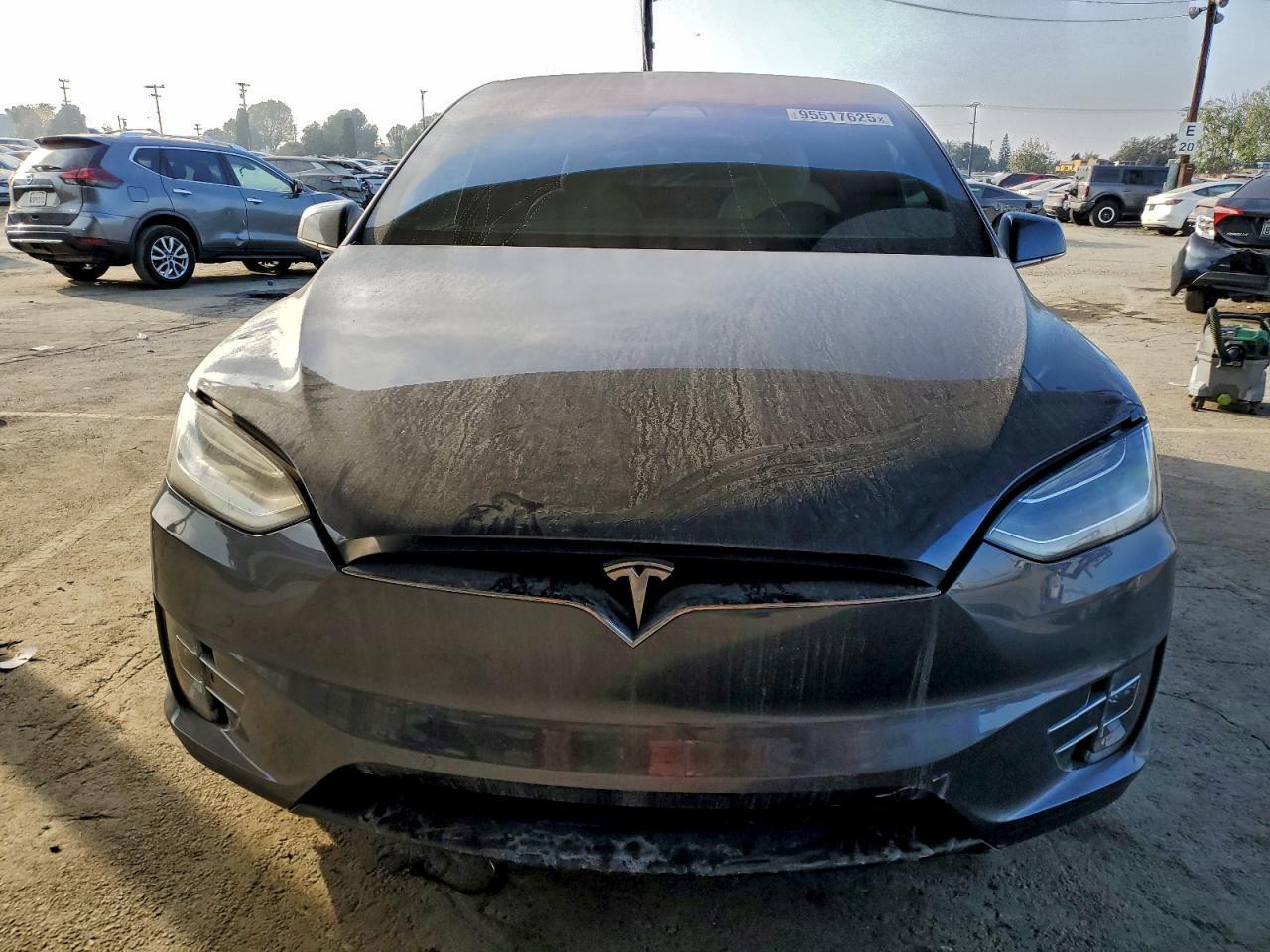 2020 Tesla Model X - Image 5