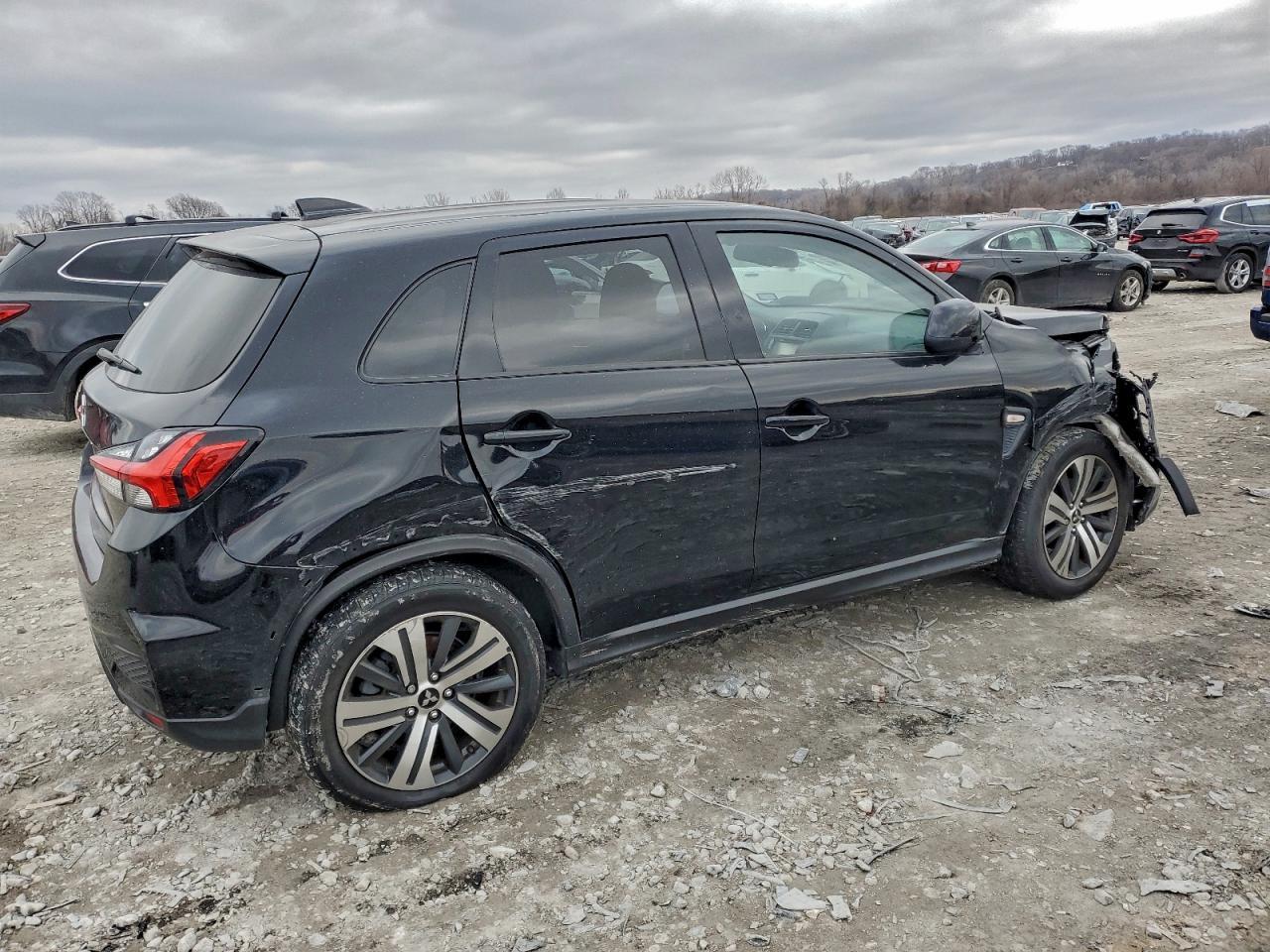 2022 Mitsubishi Outlander Sport Es - Image 3