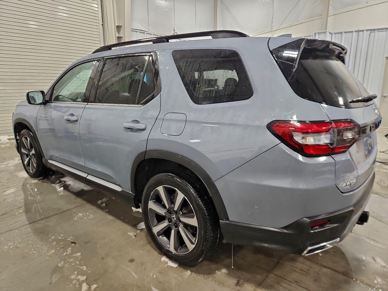 2023 Honda Pilot Touring - Фото 2