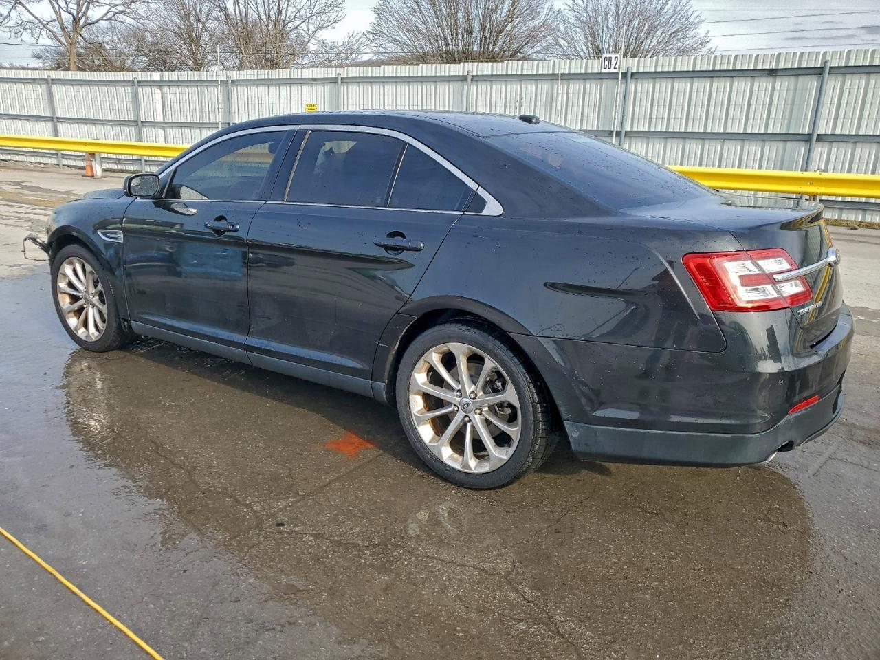 2013 Ford Taurus Limited - Image 2