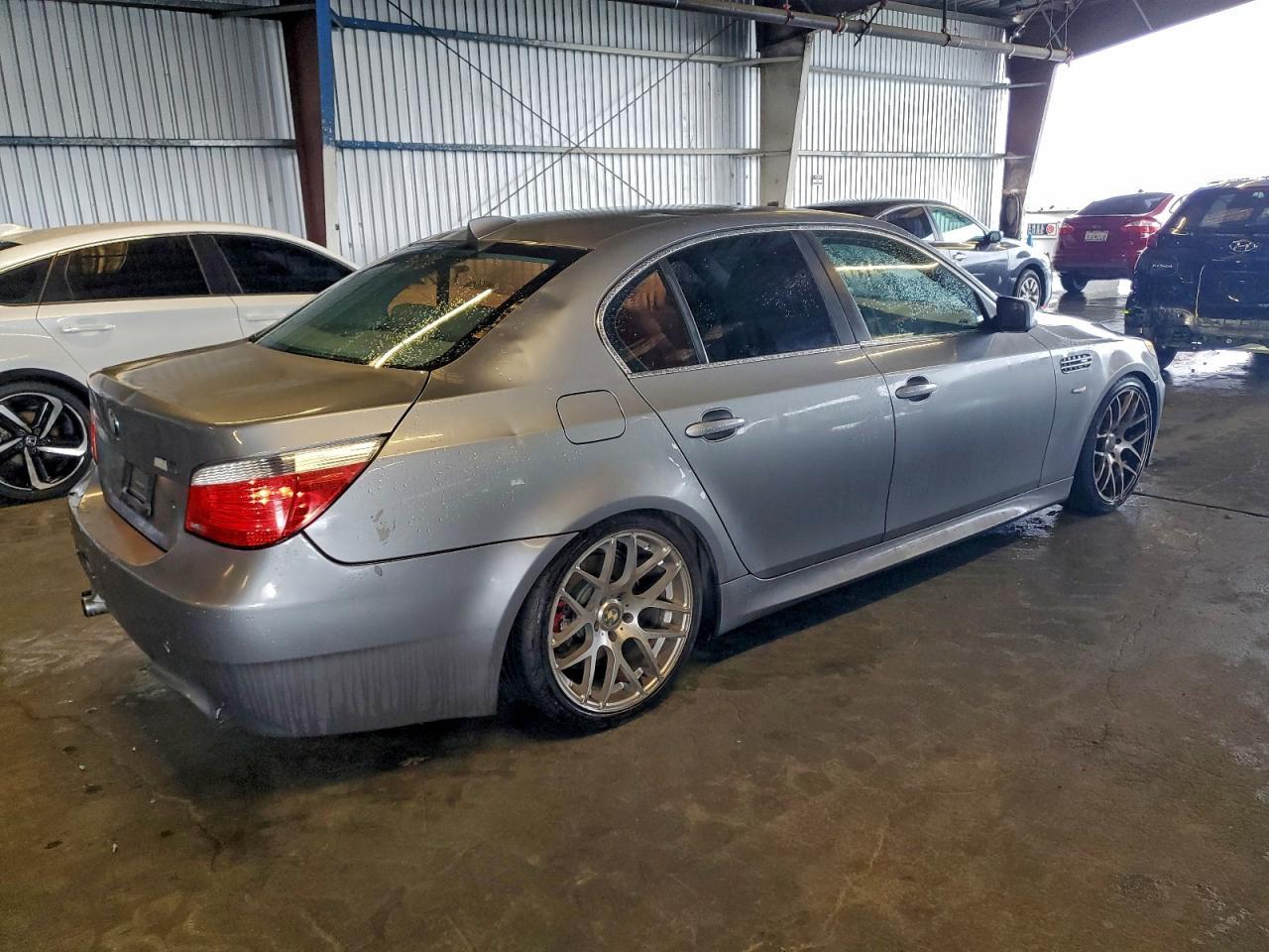 2005 BMW 525 I - Фото 3