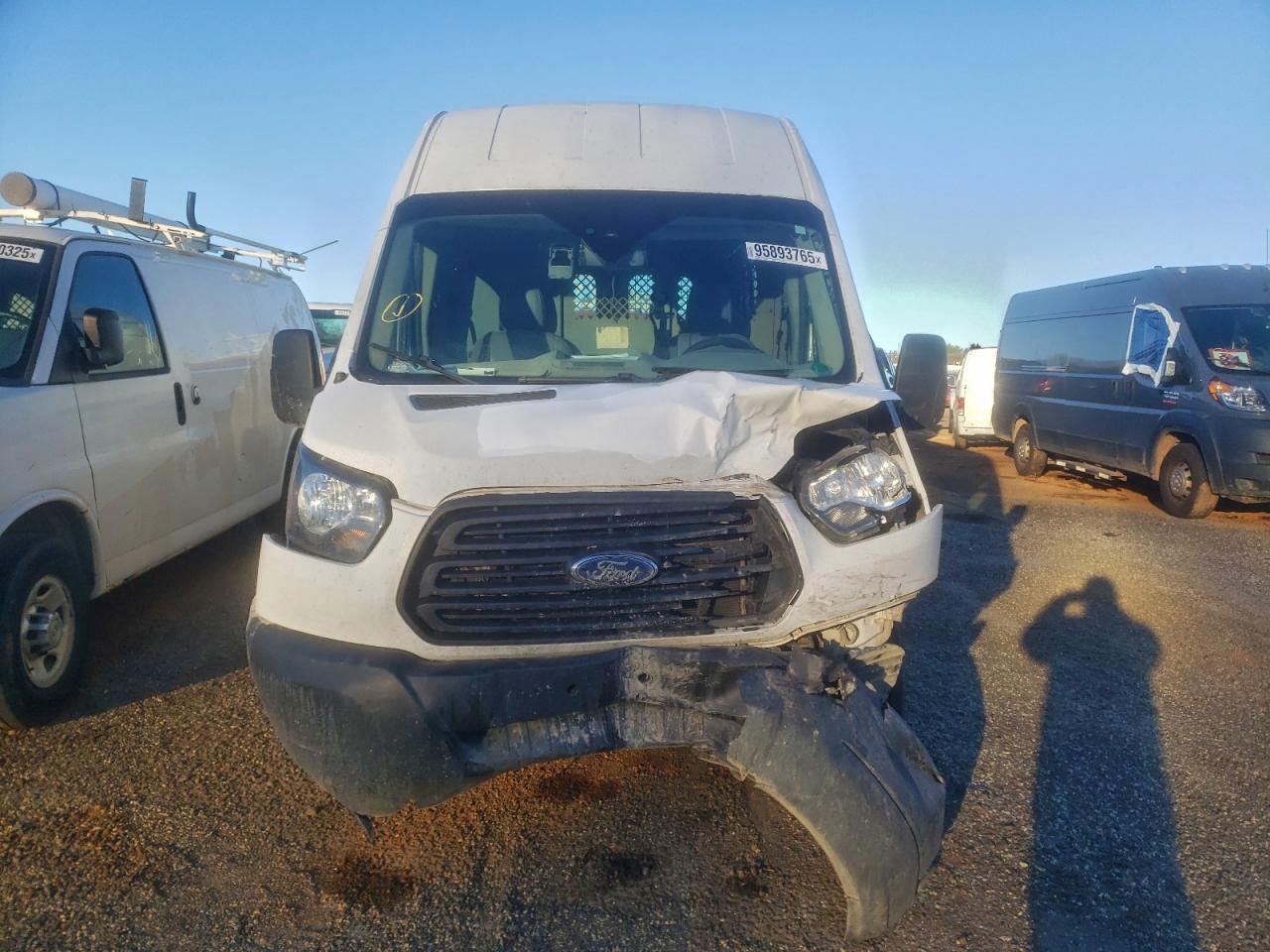 2019 Ford Transit 250 Delivery Van - Фото 5