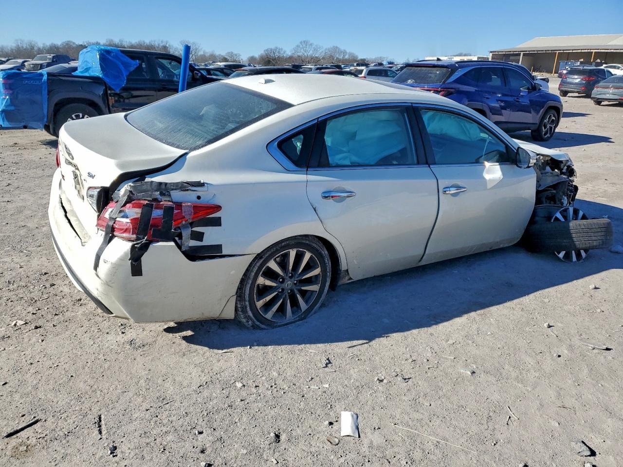 2017 Nissan Altima 2.5 - Image 3