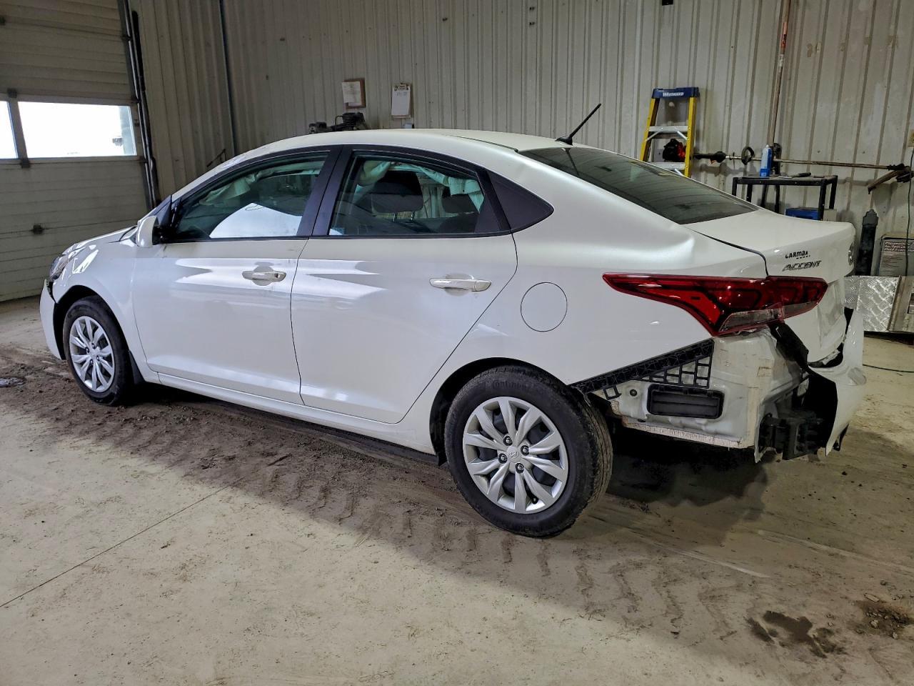 2022 Hyundai Accent Se - Фото 2
