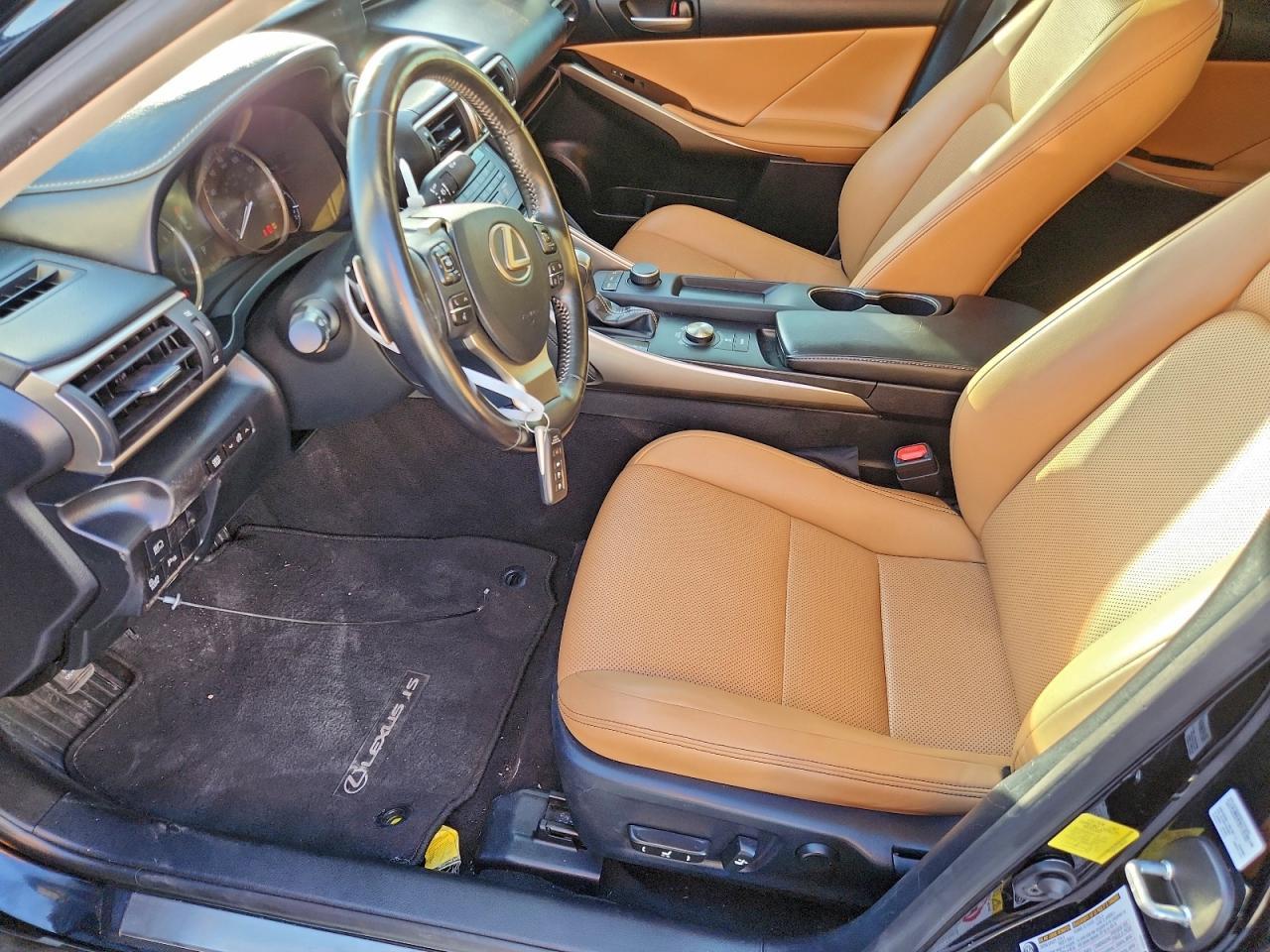 2018 Lexus Is 300 - Image 7