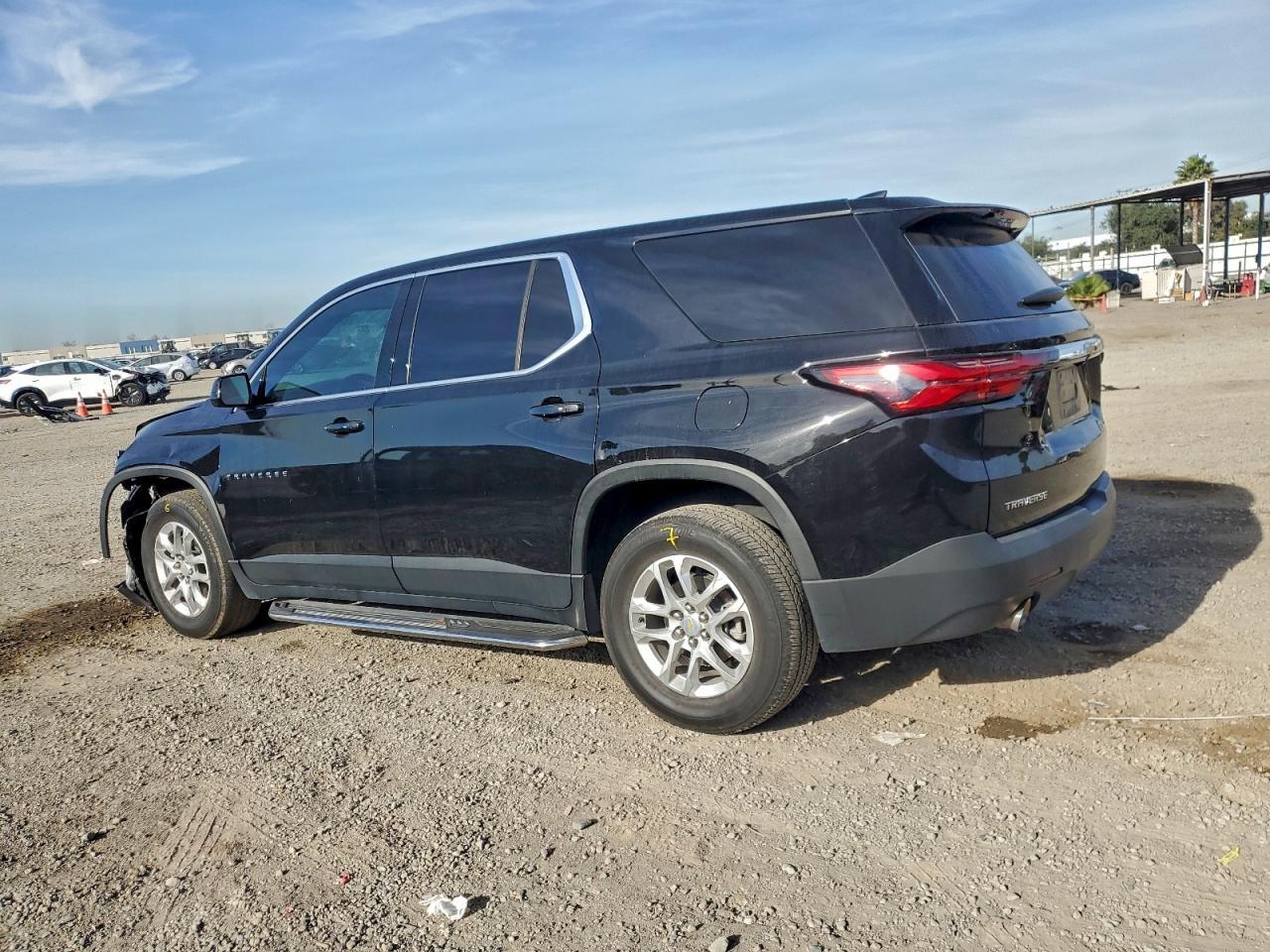 2022 Chevrolet Traverse Ls - Image 2