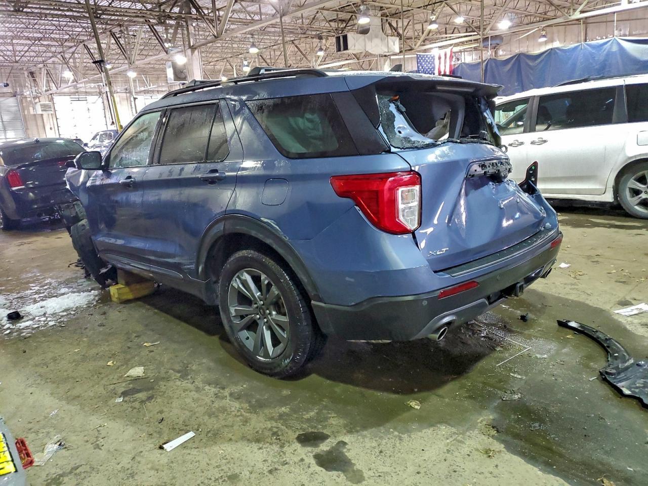 2021 Ford Explorer Xlt - Фото 2