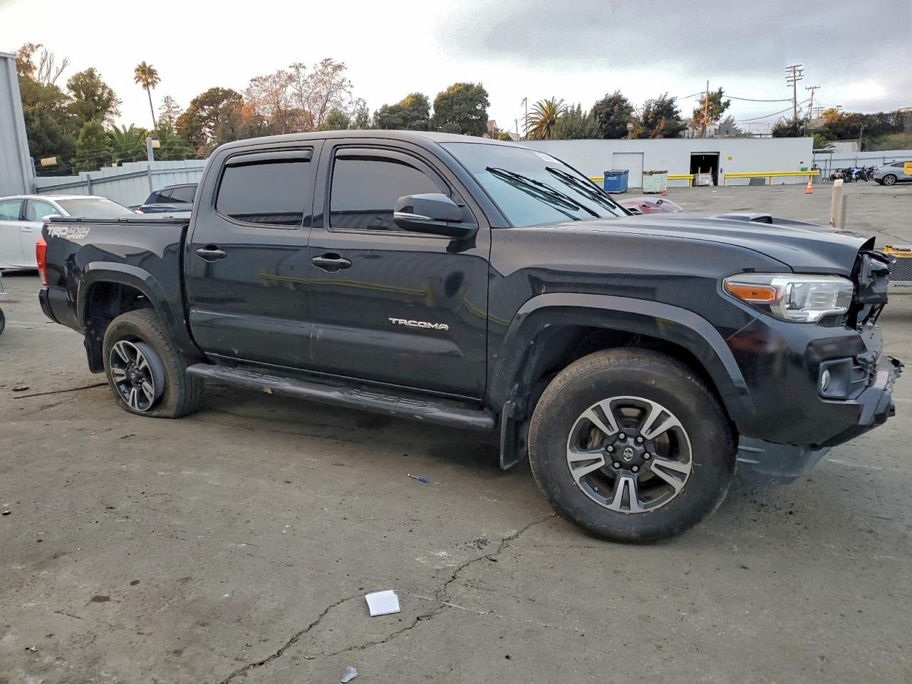 2016 Toyota Tacoma Double Cab - Фото 4