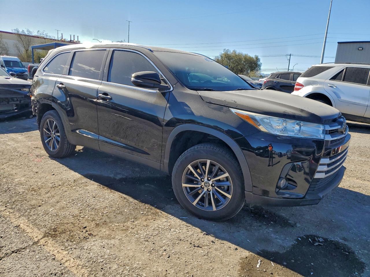 2019 Toyota Highlander Se - Image 4