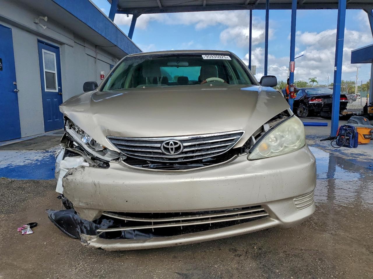 2005 Toyota Camry Le - Фото 5