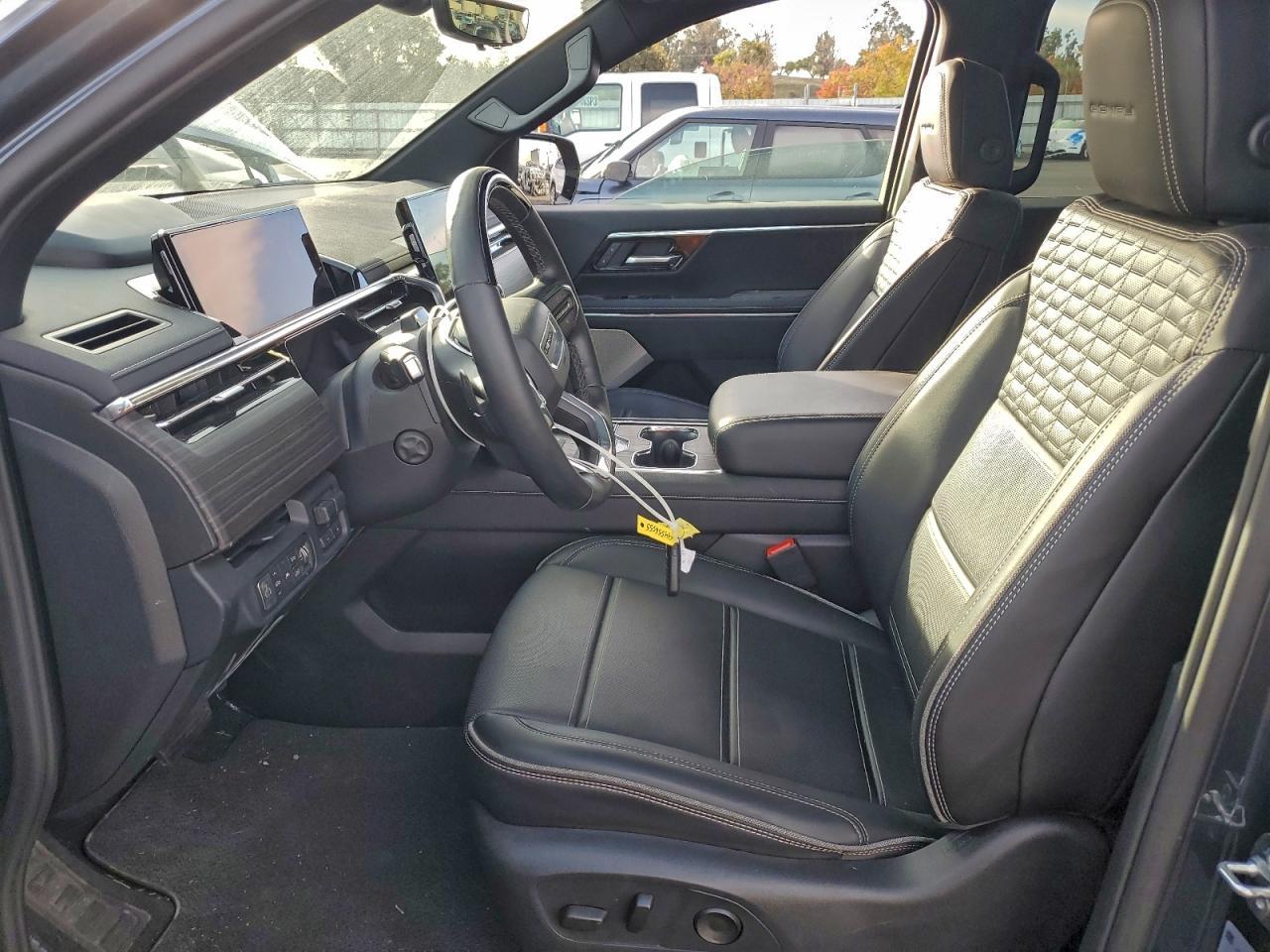 2025 GMC Sierra Denali - Image 7