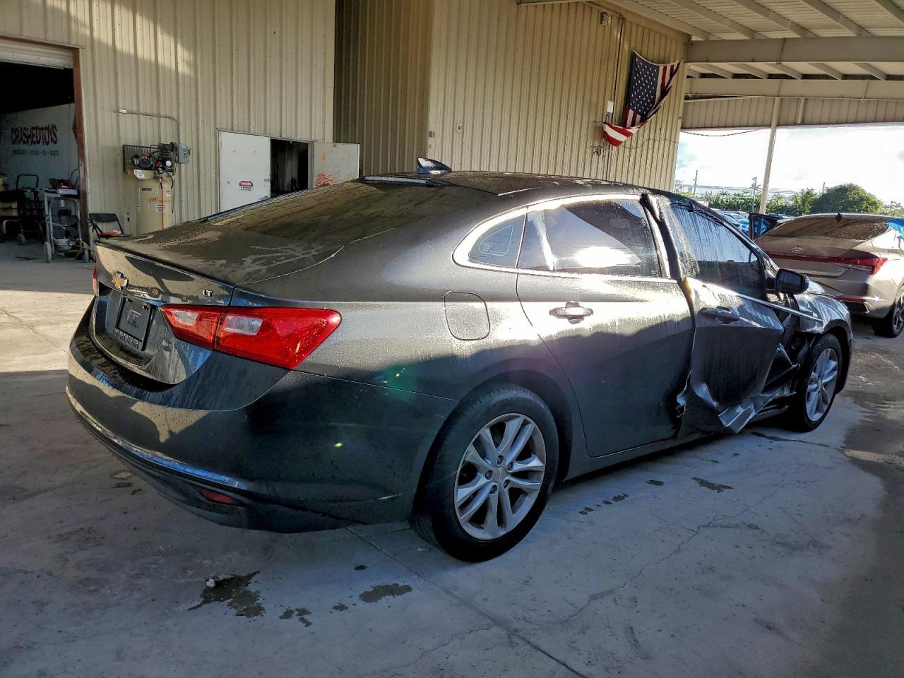 2018 Chevrolet Malibu Lt - Image 3
