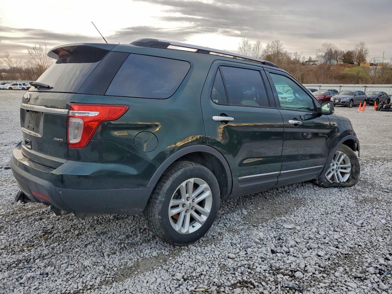 2013 Ford Explorer Xlt - Image 3