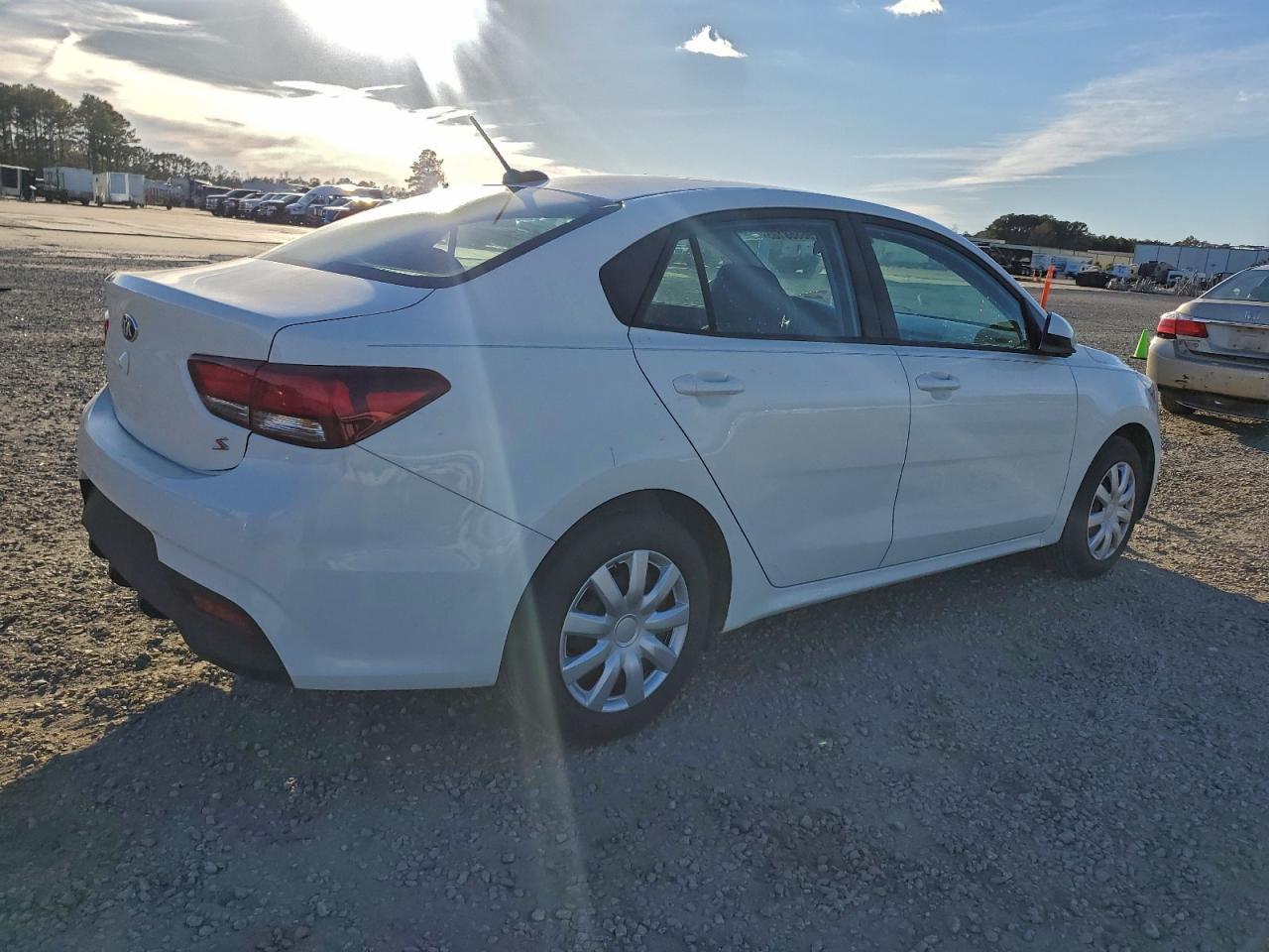 2020 Kia Rio Lx - Фото 3