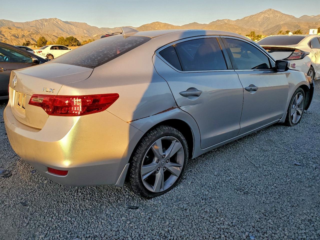 2013 Acura Ilx 20 Premium - Фото 3