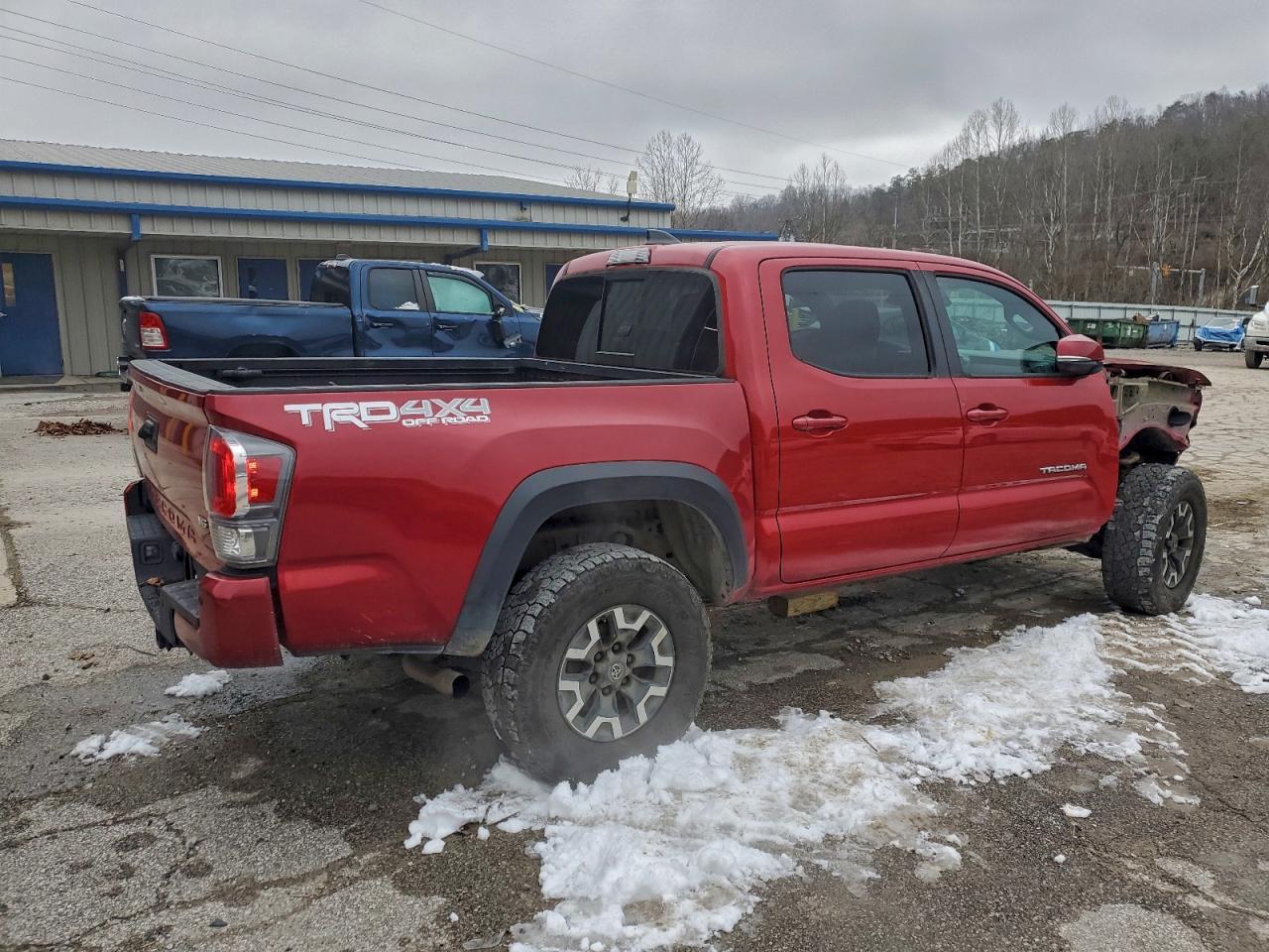 2020 Toyota Tacoma Double Cab - Фото 3