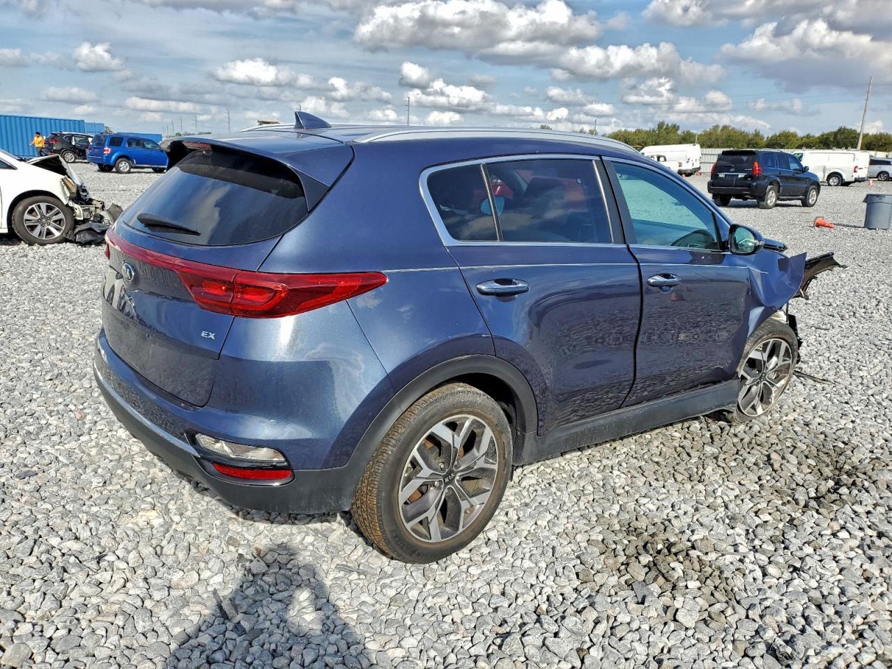2020 Kia Sportage Ex - Image 3