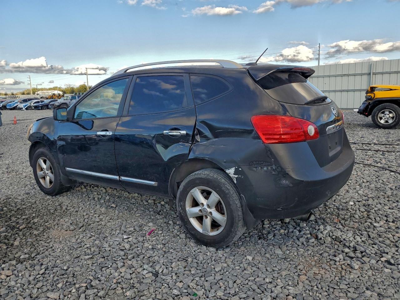 2011 Nissan Rogue S - Фото 2