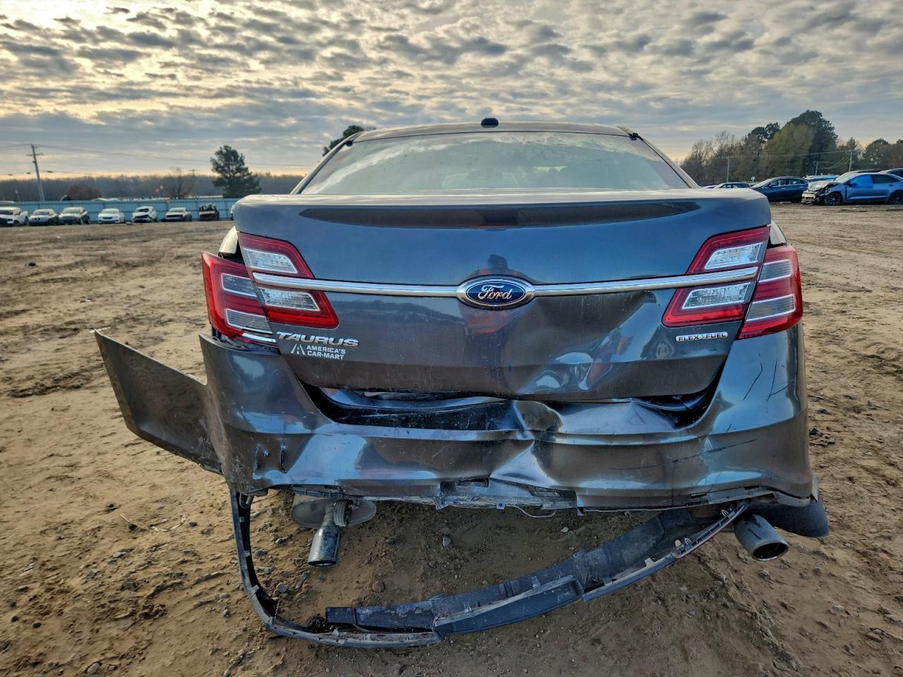 2015 Ford Taurus Se - Фото 6