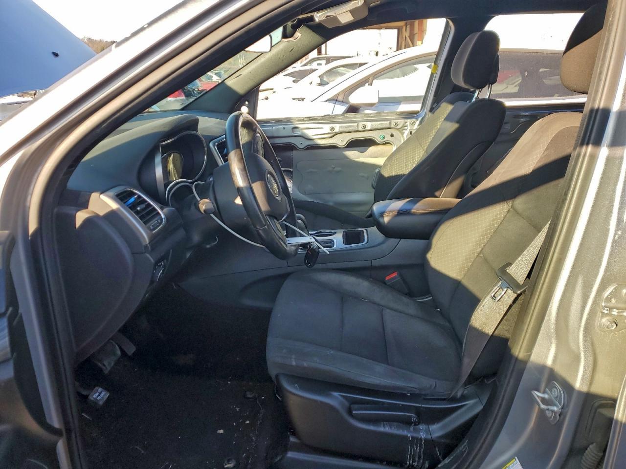 2019 Jeep Grand Cherokee Laredo - Image 7