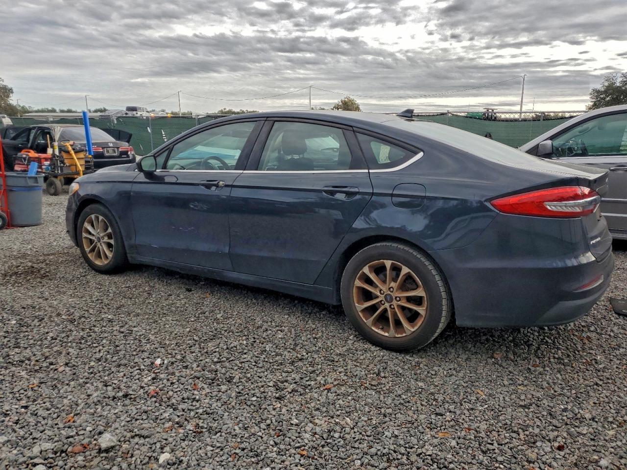 2020 Ford Fusion Se - Фото 2