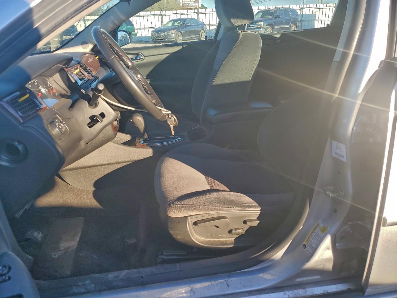 2011 Chevrolet Impala Lt - Image 7