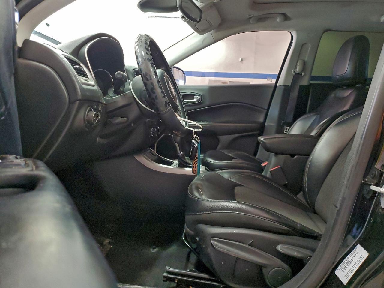 2017 Jeep Compass Latitude - Image 7