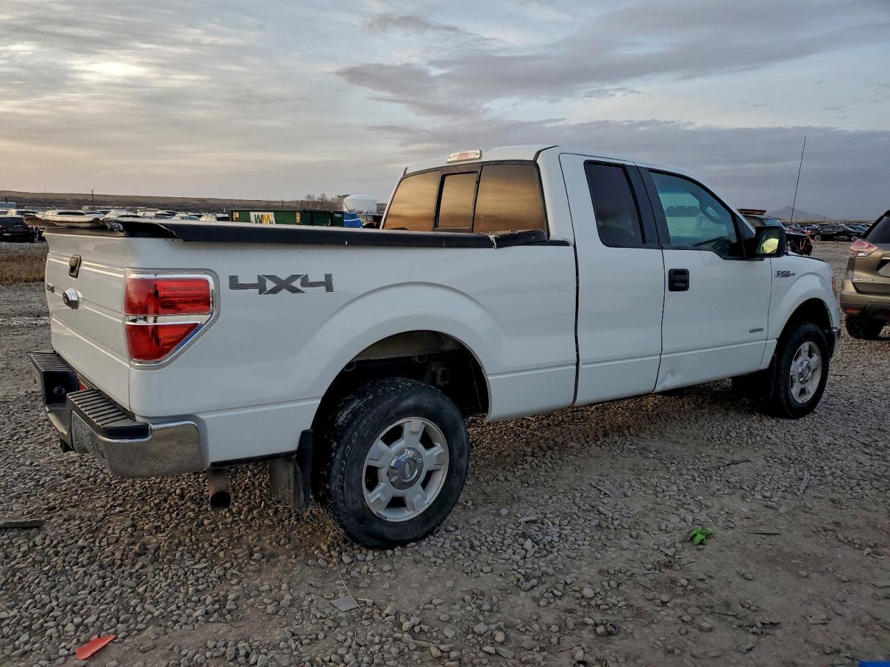 2013 Ford F150 Super Cab - Фото 3