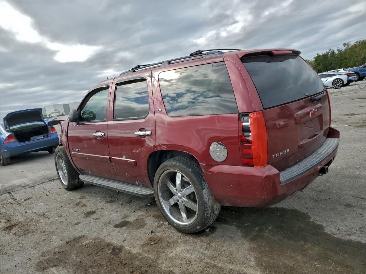2008 Chevrolet Tahoe C1500 - Image 2