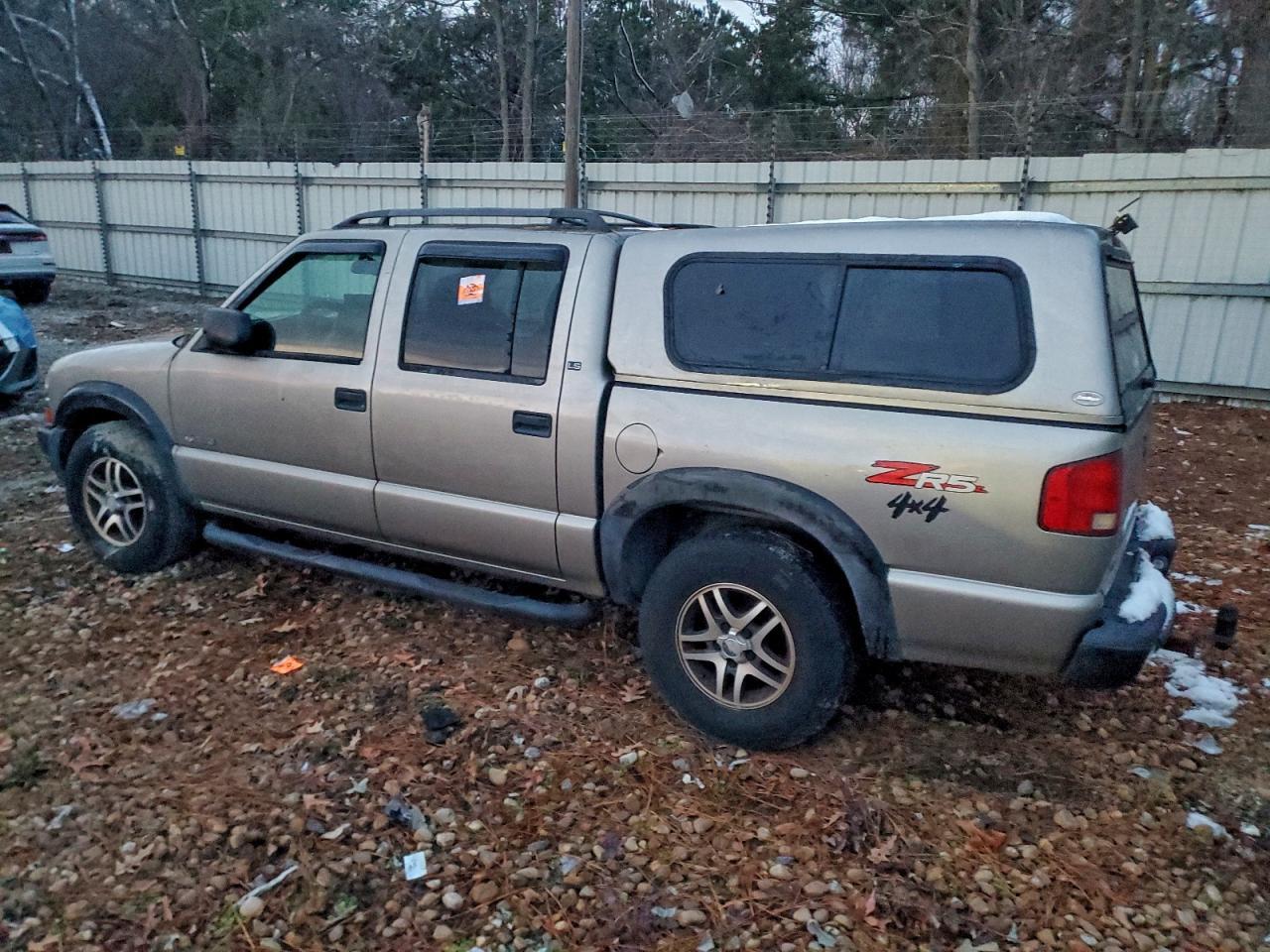2002 Chevrolet S Truck S10 - Фото 2