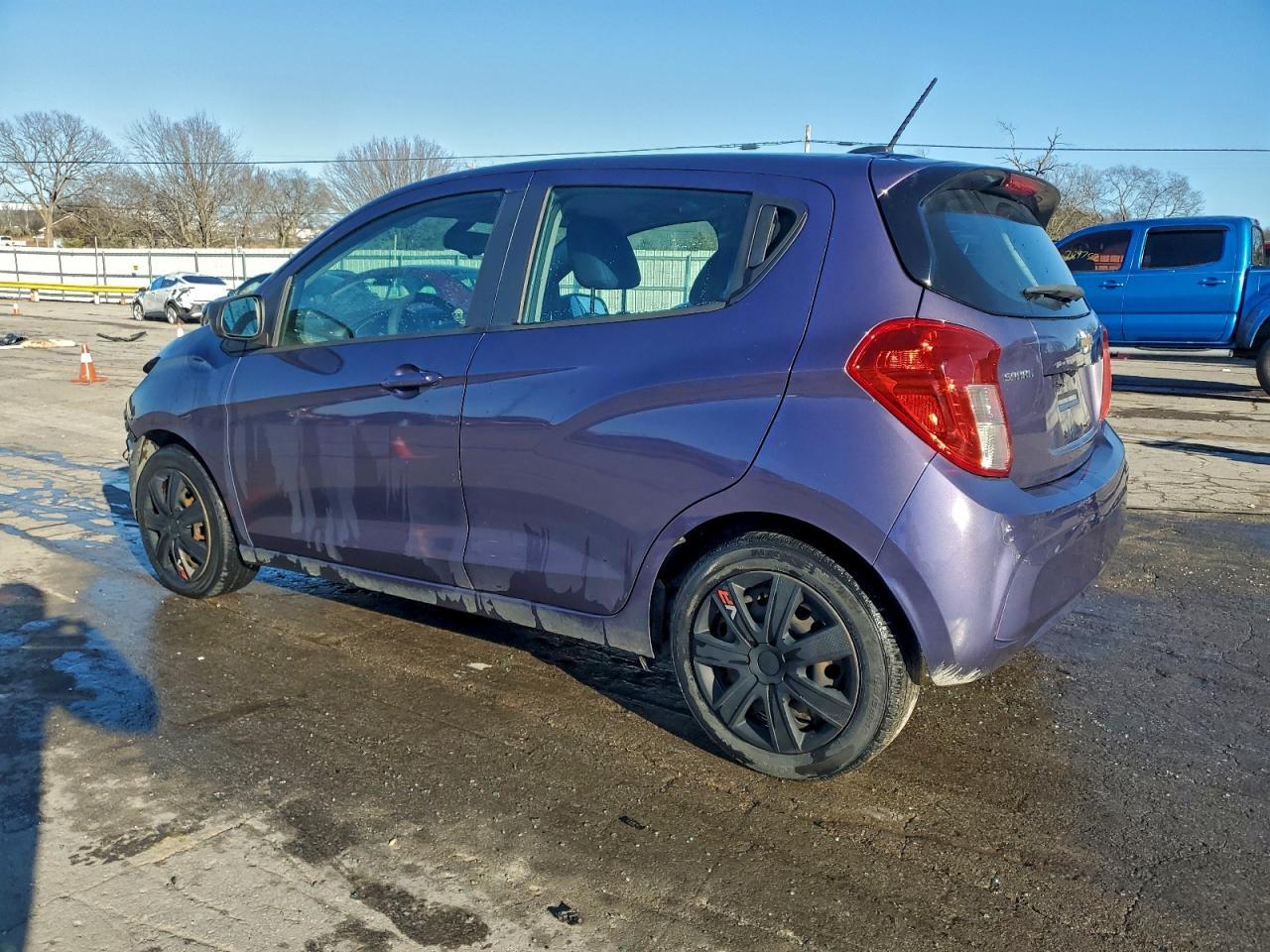 2017 Chevrolet Spark Ls - Фото 2