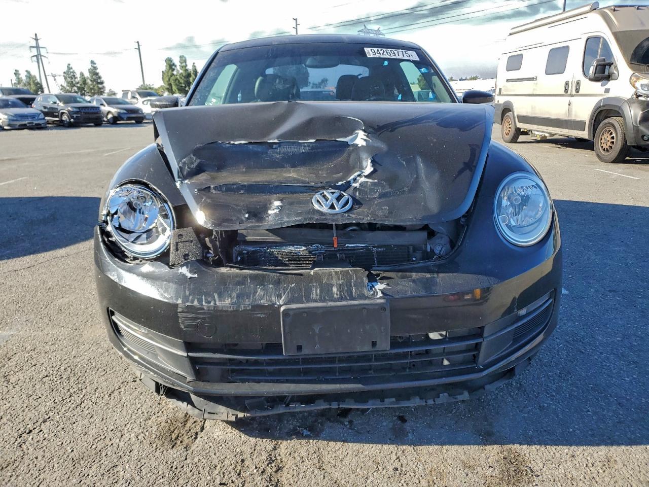 2013 Volkswagen Beetle - Фото 5