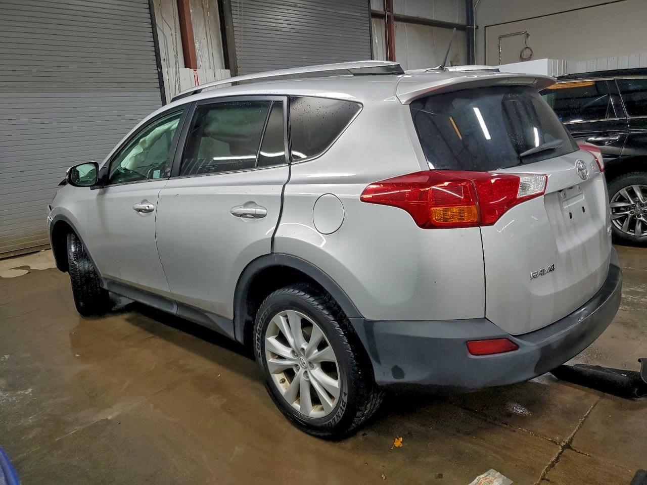 2015 Toyota Rav4 Limited - Фото 2