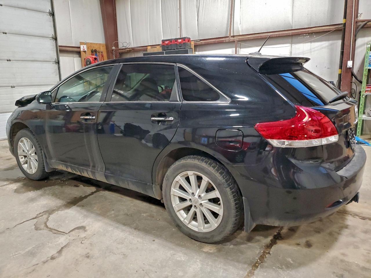 2012 Toyota Venza Le - Image 2