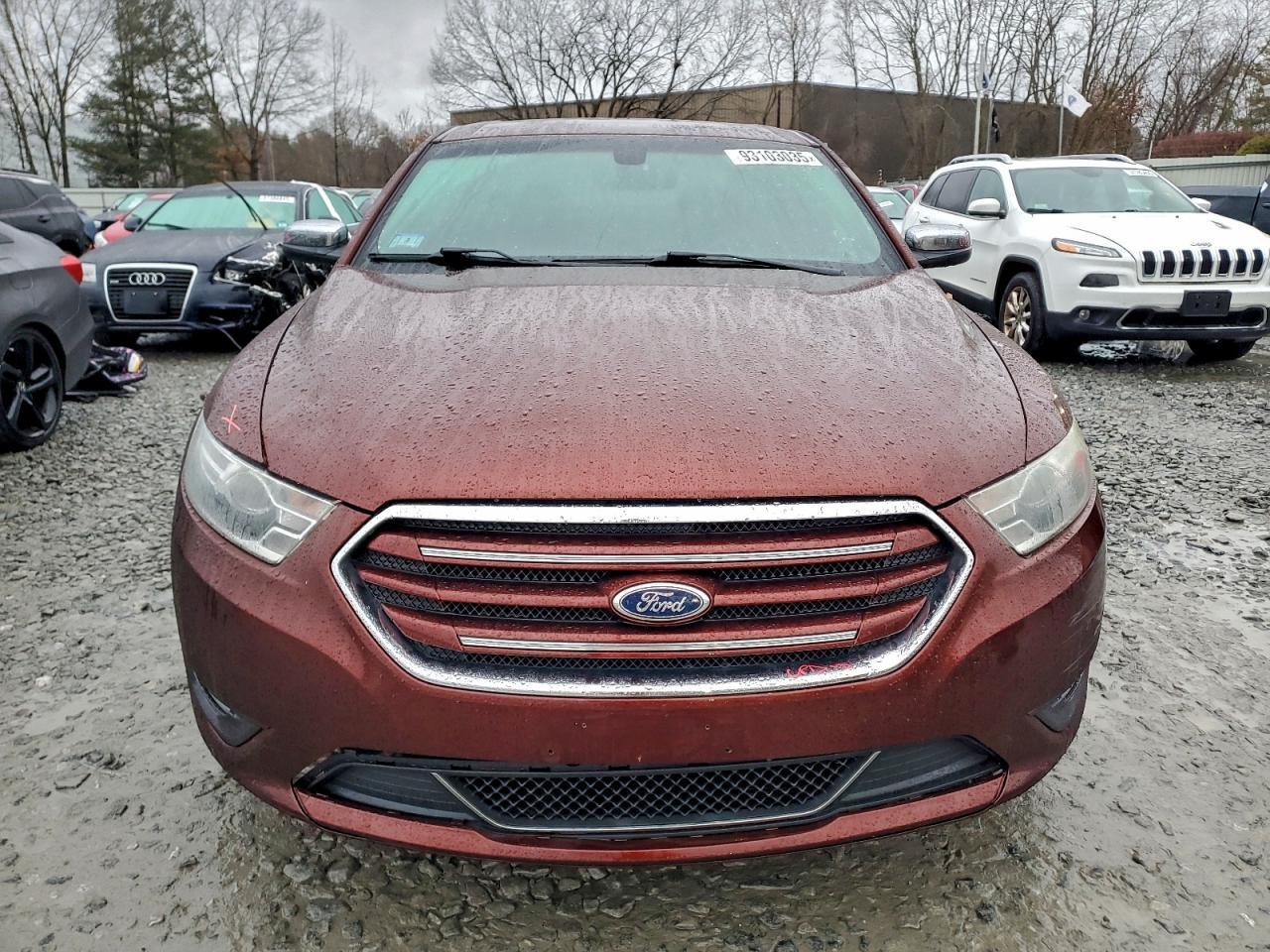 2015 Ford Taurus Limited - Image 5