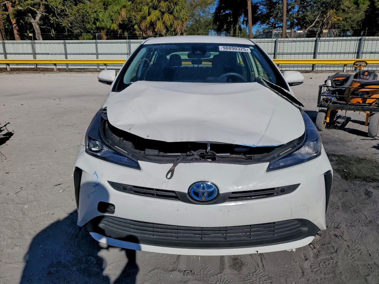 2020 Toyota Prius L - Фото 5