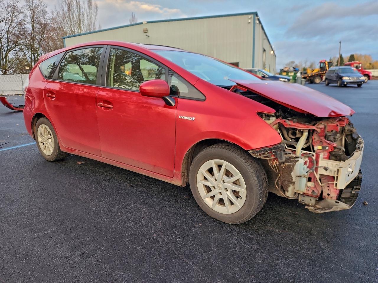 2014 Toyota Prius V - Image 4
