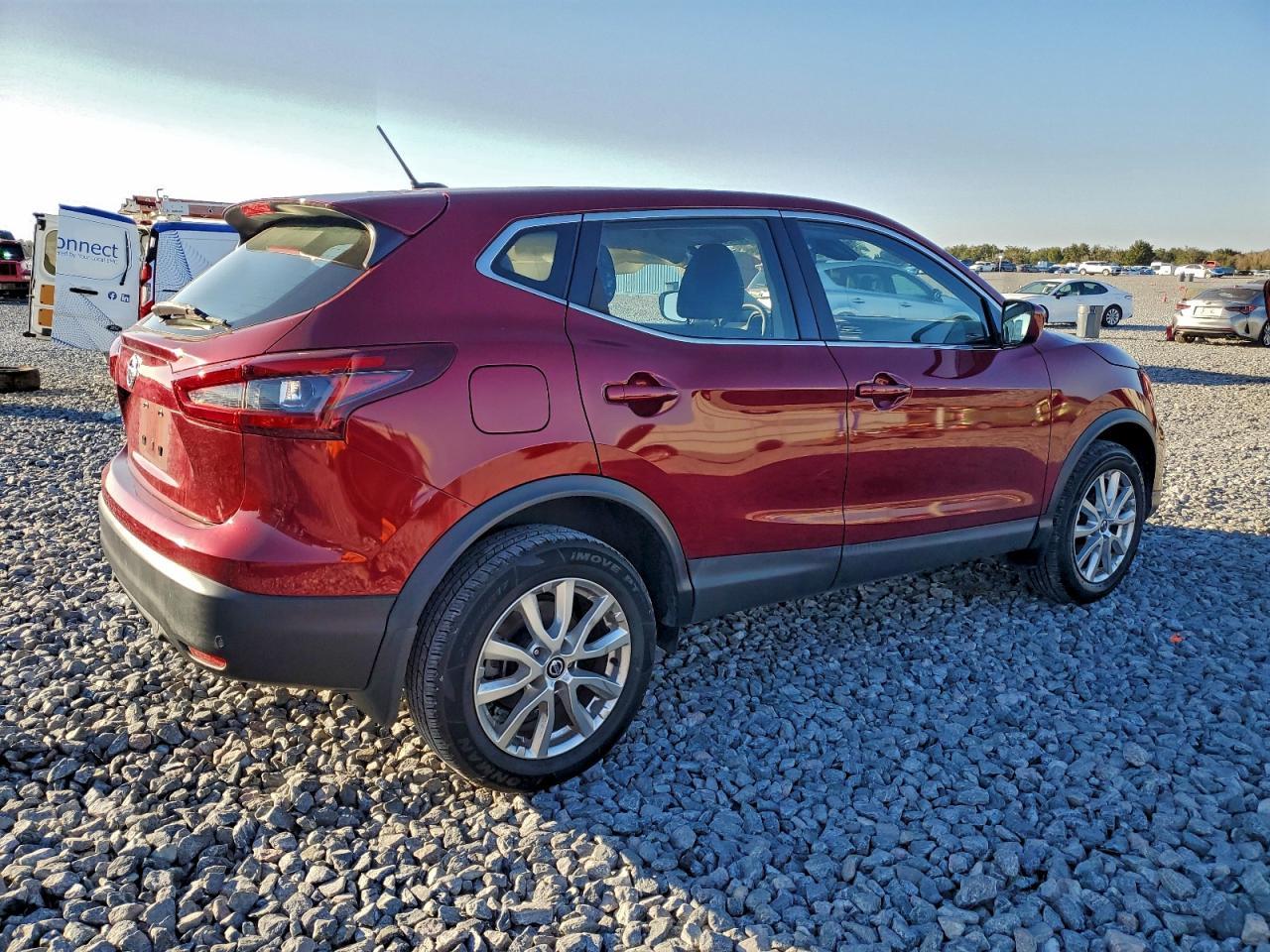 2021 Nissan Rogue Sport S - Фото 3
