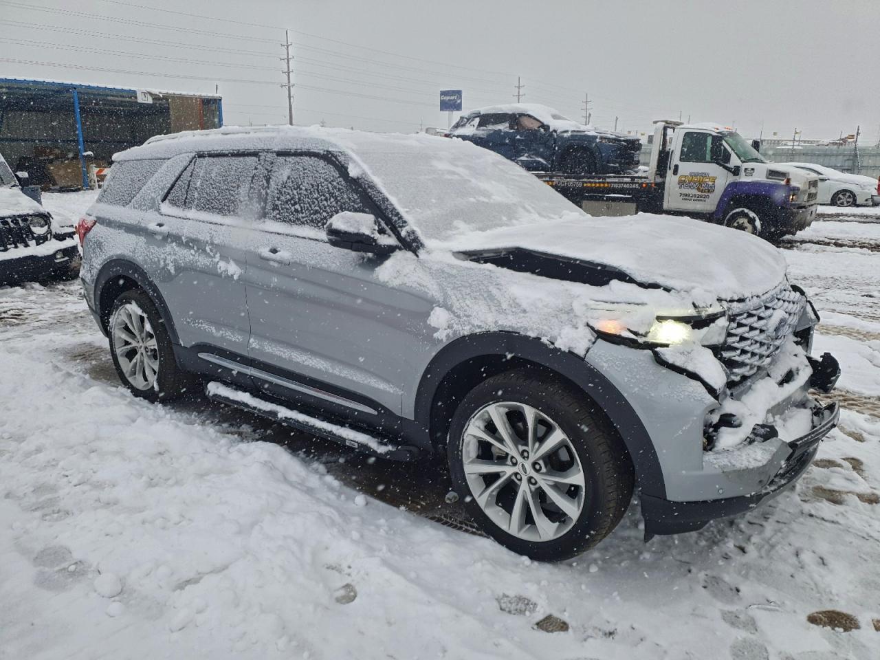 2021 Ford Explorer Platinum - Image 4