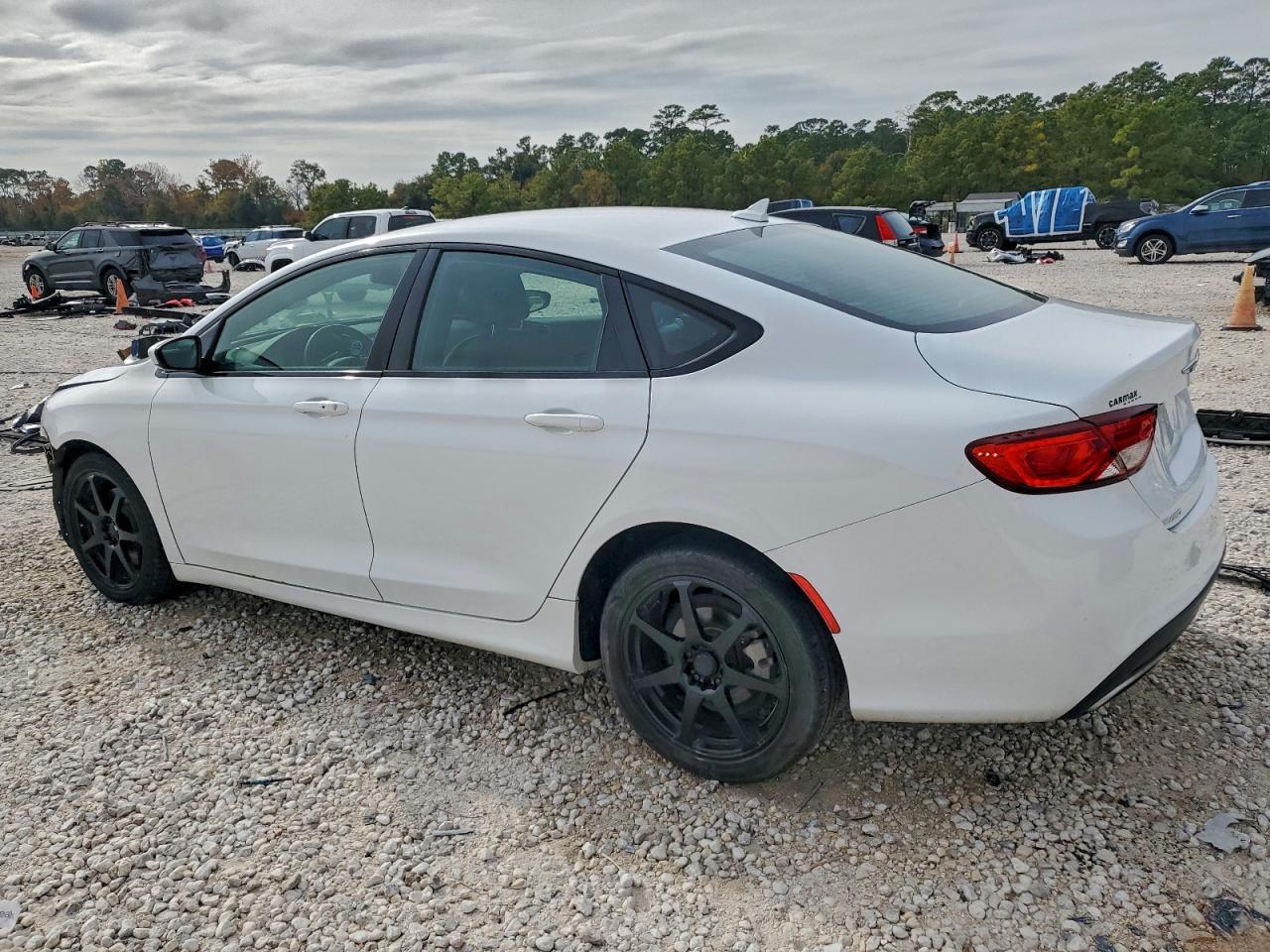 2016 Chrysler 200 S - Image 2
