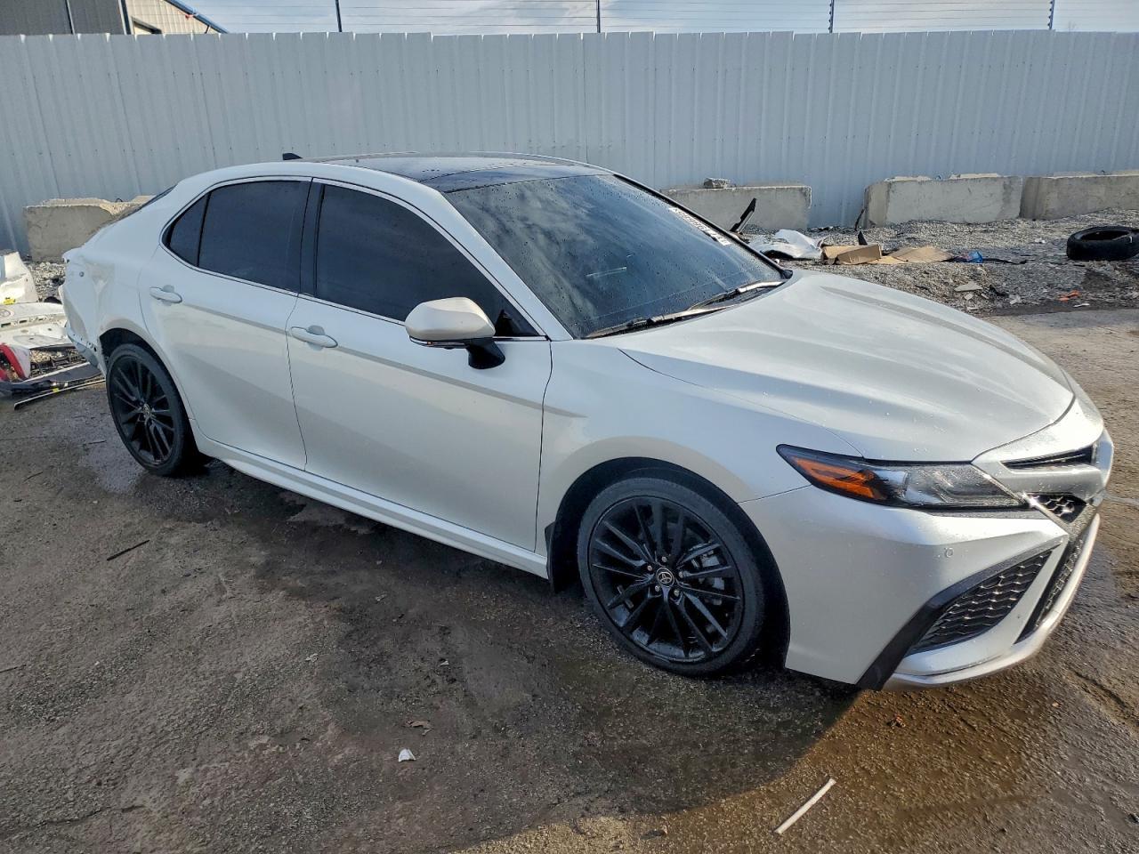 2022 Toyota Camry Xse - Image 4