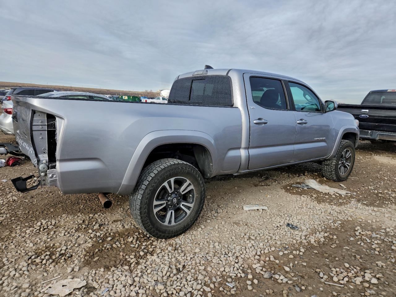 2020 Toyota Tacoma Double Cab - Image 3