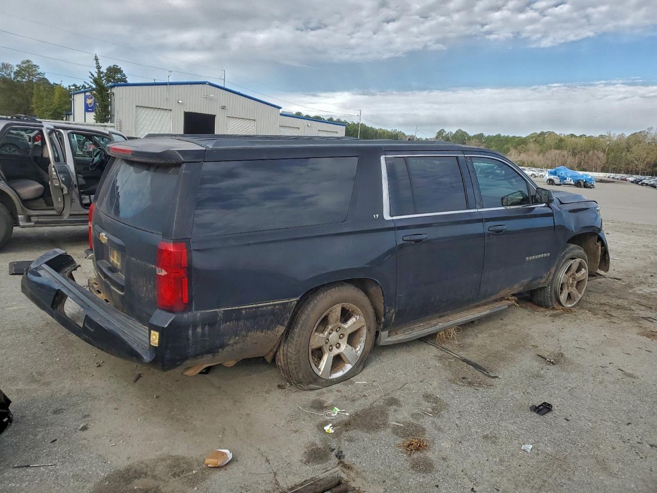 2015 Chevrolet Suburban C1500 Lt - Фото 3