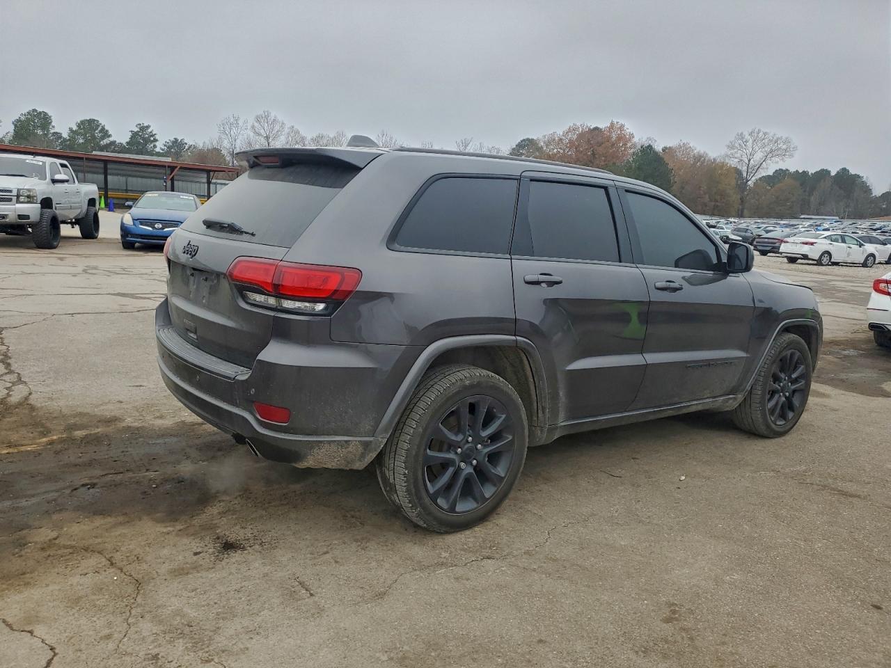 2021 Jeep Grand Cherokee Laredo - Фото 3