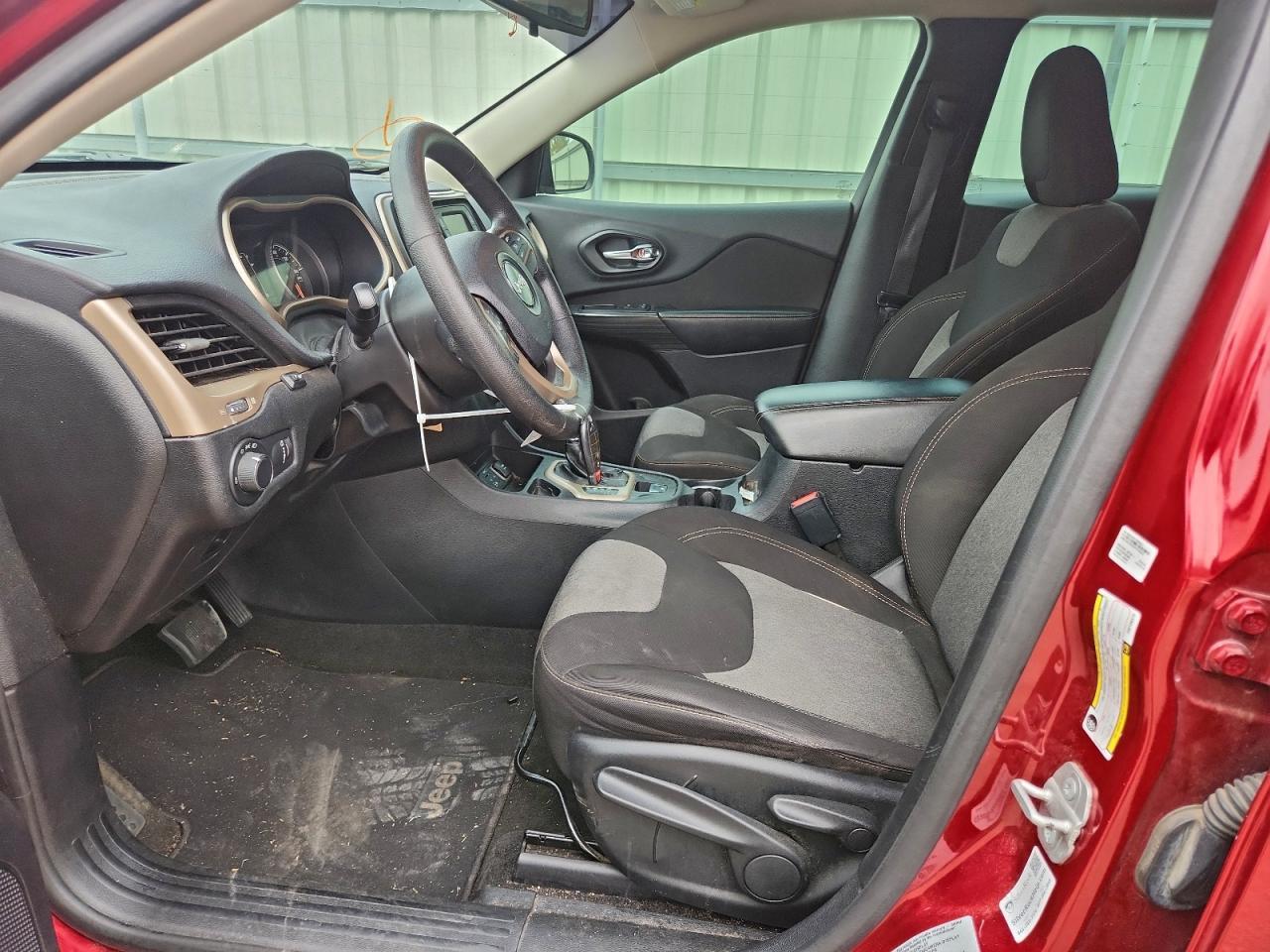 2016 Jeep Cherokee Sport - Image 7