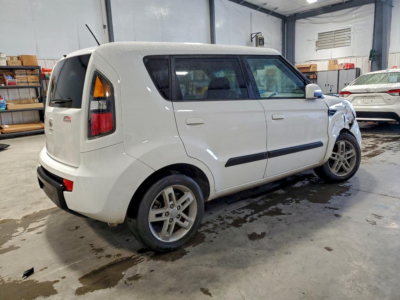 2010 Kia Soul + - Фото 3